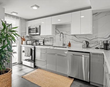 4316 Marina City Drive - Photo Thumbnail 4