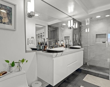 4316 Marina City Drive - Photo Thumbnail 13