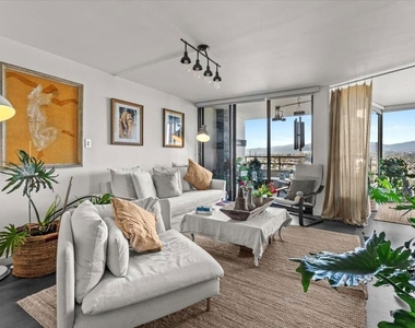 4316 Marina City Drive - Photo Thumbnail 2
