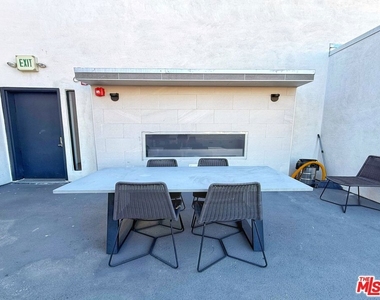 723 S St Andrews Place - Photo Thumbnail 32