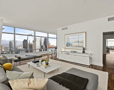 900 W Olympic Boulevard - Photo Thumbnail 23