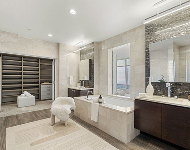 900 W Olympic Boulevard - Photo Thumbnail 32