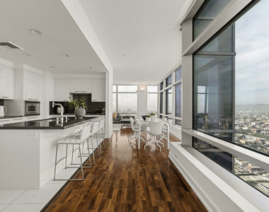 900 W Olympic Boulevard - Photo Thumbnail 14