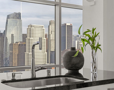 900 W Olympic Boulevard - Photo Thumbnail 17