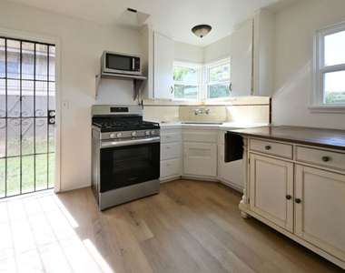 4430 W 134th Street - Photo Thumbnail 6