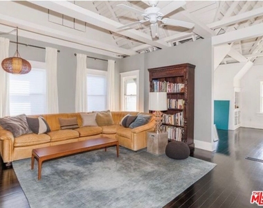 1315 1/2 Kellam Avenue - Photo Thumbnail 6