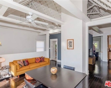 1315 1/2 Kellam Avenue - Photo Thumbnail 5