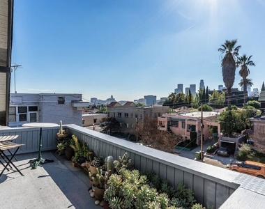 1315 1/2 Kellam Avenue - Photo Thumbnail 11