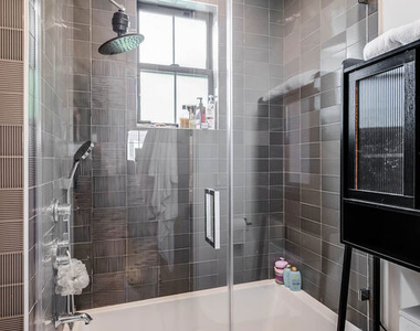 4268 Colbath Avenue - Photo Thumbnail 31