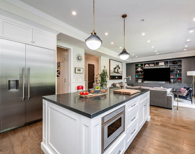 4268 Colbath Avenue - Photo Thumbnail 13