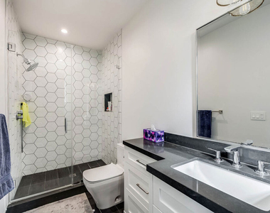 4268 Colbath Avenue - Photo Thumbnail 28