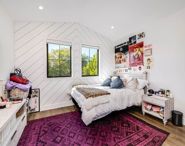 4268 Colbath Avenue - Photo Thumbnail 26