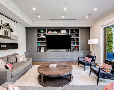 4268 Colbath Avenue - Photo Thumbnail 14