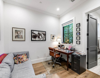 4268 Colbath Avenue - Photo Thumbnail 32