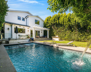 4268 Colbath Avenue - Photo Thumbnail 18