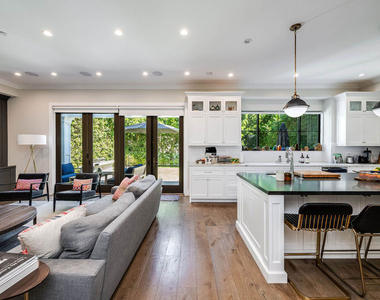 4268 Colbath Avenue - Photo Thumbnail 7