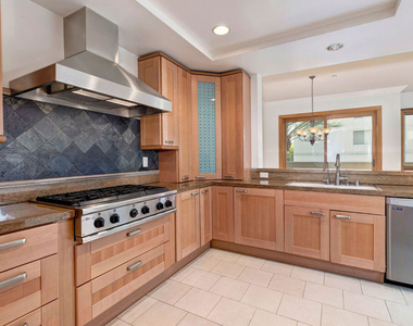 411 N Oakhurst Drive - Photo Thumbnail 11