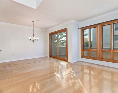 411 N Oakhurst Drive - Photo Thumbnail 5
