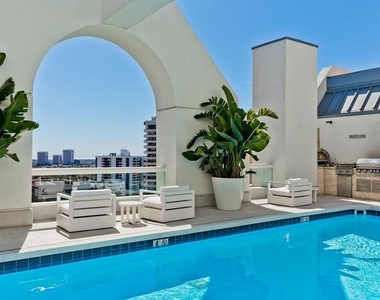 10520 Wilshire Boulevard - Photo Thumbnail 36