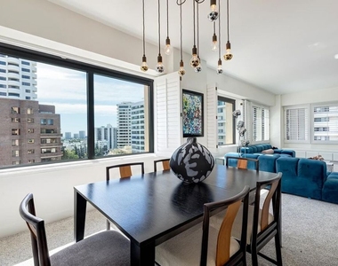 10520 Wilshire Boulevard - Photo Thumbnail 14