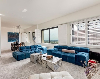 10520 Wilshire Boulevard - Photo Thumbnail 4