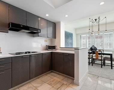 10520 Wilshire Boulevard - Photo Thumbnail 19