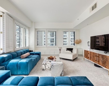 10520 Wilshire Boulevard - Photo Thumbnail 6