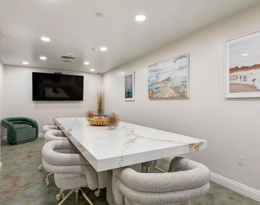 10520 Wilshire Boulevard - Photo Thumbnail 39