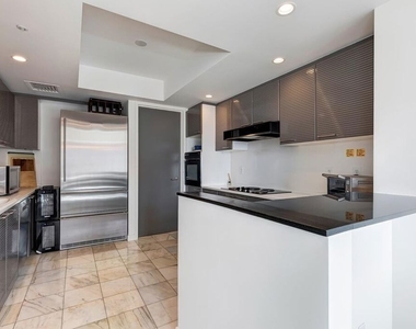 10520 Wilshire Boulevard - Photo Thumbnail 16