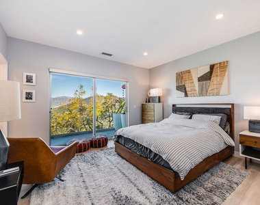 7191 Pacific View Drive - Photo Thumbnail 8
