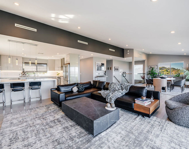 7191 Pacific View Drive - Photo Thumbnail 5