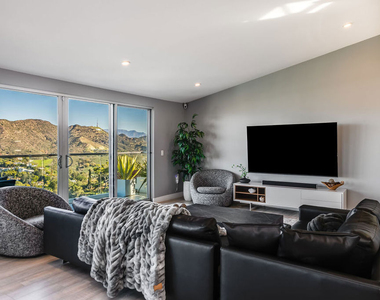 7191 Pacific View Drive - Photo Thumbnail 4