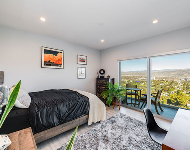 7191 Pacific View Drive - Photo Thumbnail 12