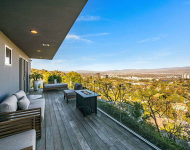 7191 Pacific View Drive - Photo Thumbnail 18