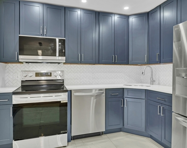 525 E 78th St - Photo Thumbnail 6