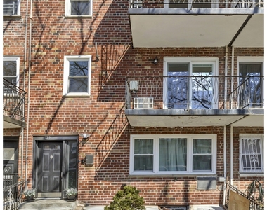525 E 78th St - Photo Thumbnail 9