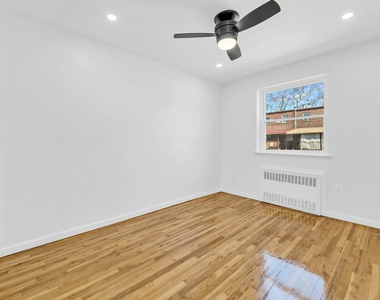 525 E 78th St - Photo Thumbnail 5
