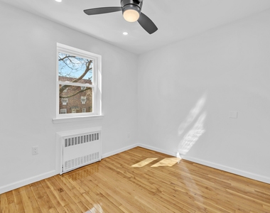 525 E 78th St - Photo Thumbnail 4
