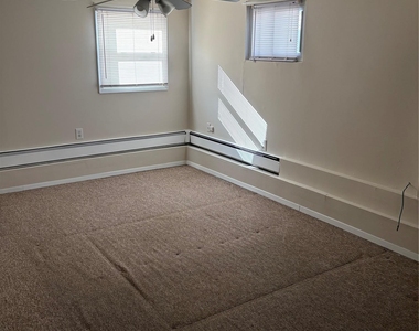 892 Pine Avenue - Photo Thumbnail 7