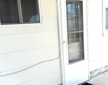 892 Pine Avenue - Photo Thumbnail 1