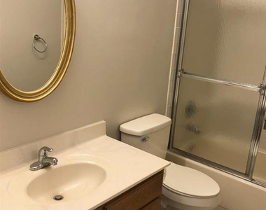 126 Concordia Circle - Photo Thumbnail 8