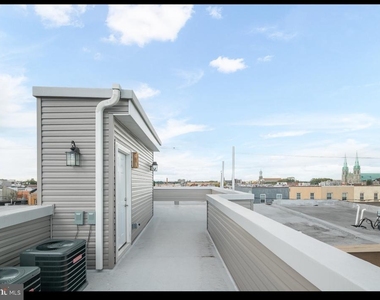 3127 Richmond Street - Photo Thumbnail 6
