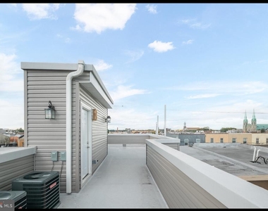 3127 Richmond Street - Photo Thumbnail 8