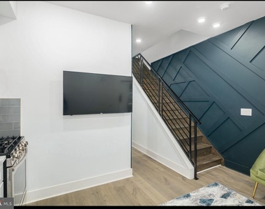 3127 Richmond Street - Photo Thumbnail 3
