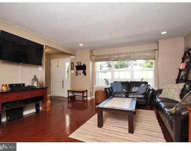 278 Flagstone Road - Photo Thumbnail 10