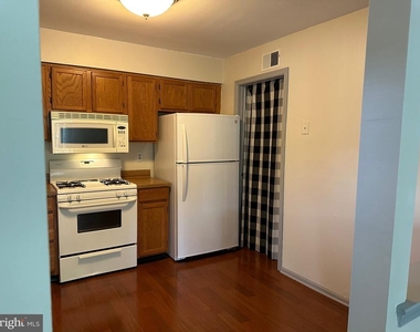 128 Andover Place - Photo Thumbnail 8