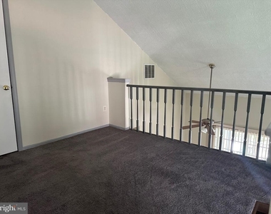 128 Andover Place - Photo Thumbnail 5