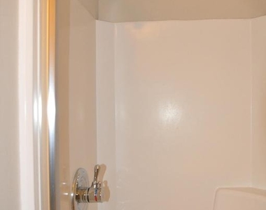 9705 Glen Avenue - Photo Thumbnail 34