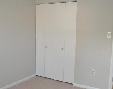 9705 Glen Avenue - Photo Thumbnail 22