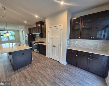 6054 Fallfish Court - Photo Thumbnail 12